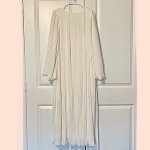 NWT NA-KD Fashion White Pleated Maxi Dress